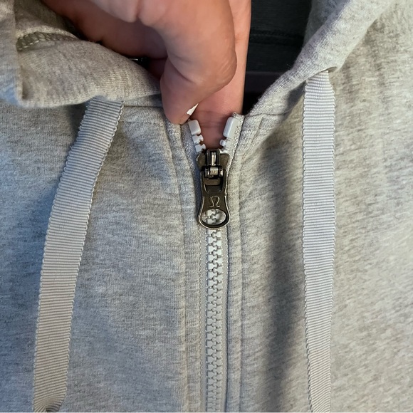 Lululemon Split Hoodie Jacket Heathered Light Grey Women’s Size 6 - Picture 9 of 9